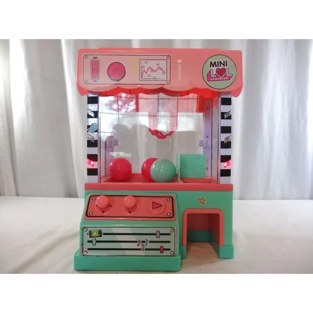 LOL Surprise Minis Claw Machine‎ Playset with  Mini Balls